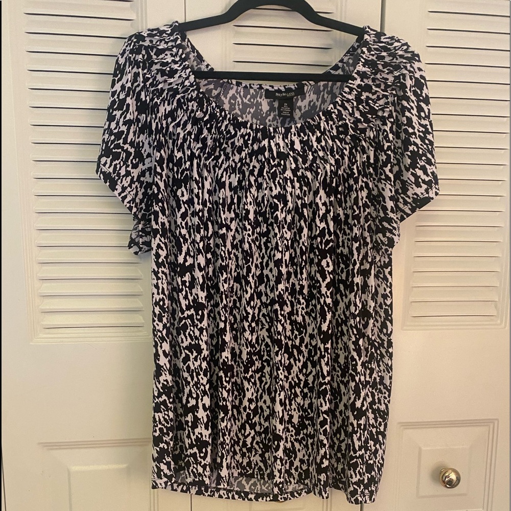 Style & Co. Black and White Printed Short Sleeve Blouse